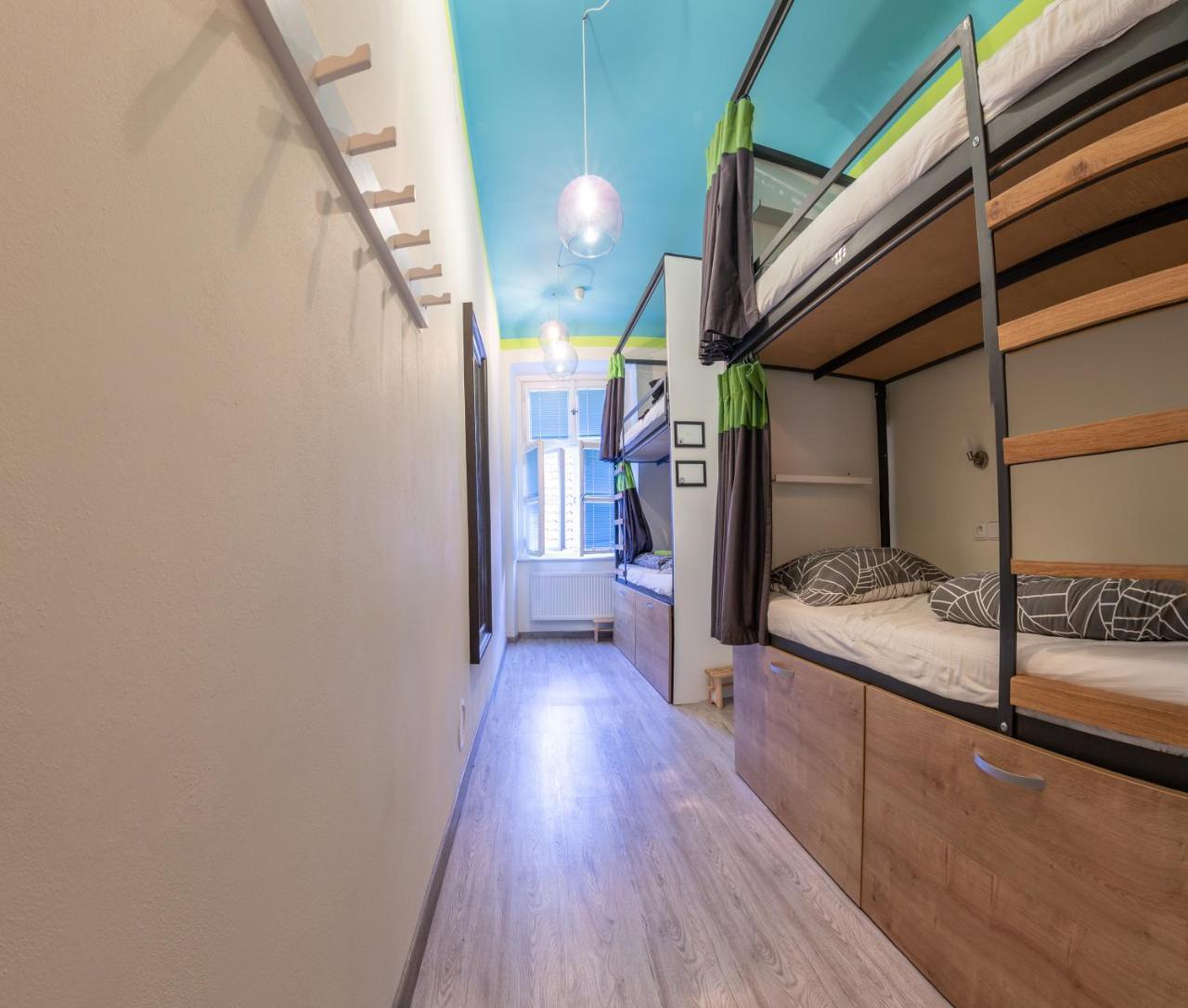 The Roadhouse Prague Hostel Ngoại thất bức ảnh