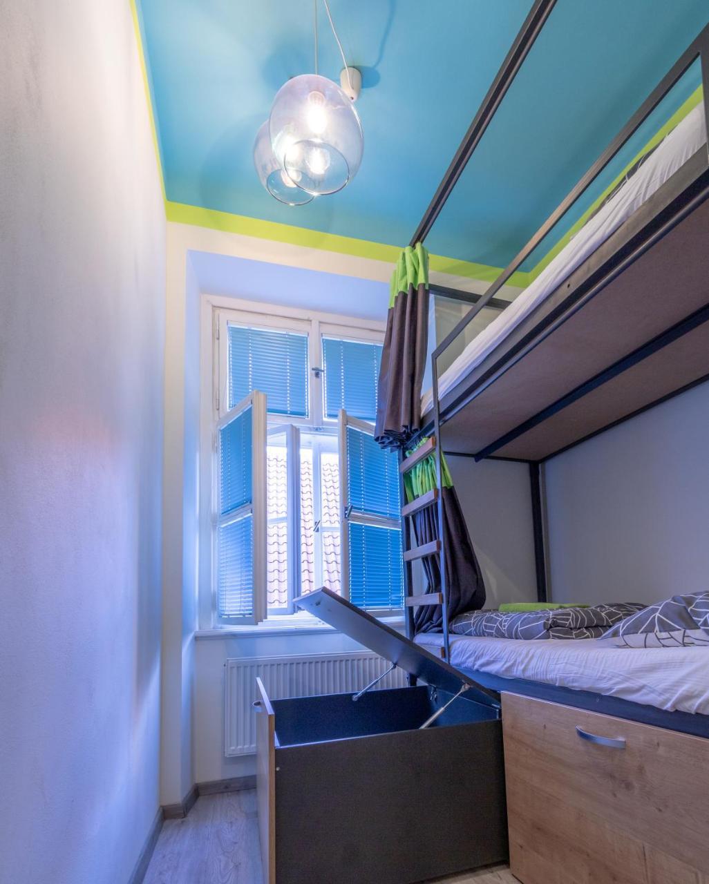 The Roadhouse Prague Hostel Ngoại thất bức ảnh